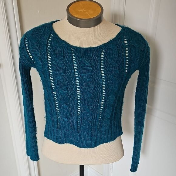 Aeropostale Blue Crew Neck Sweater with Vertical Knit Patterns - Picture 4 of 16